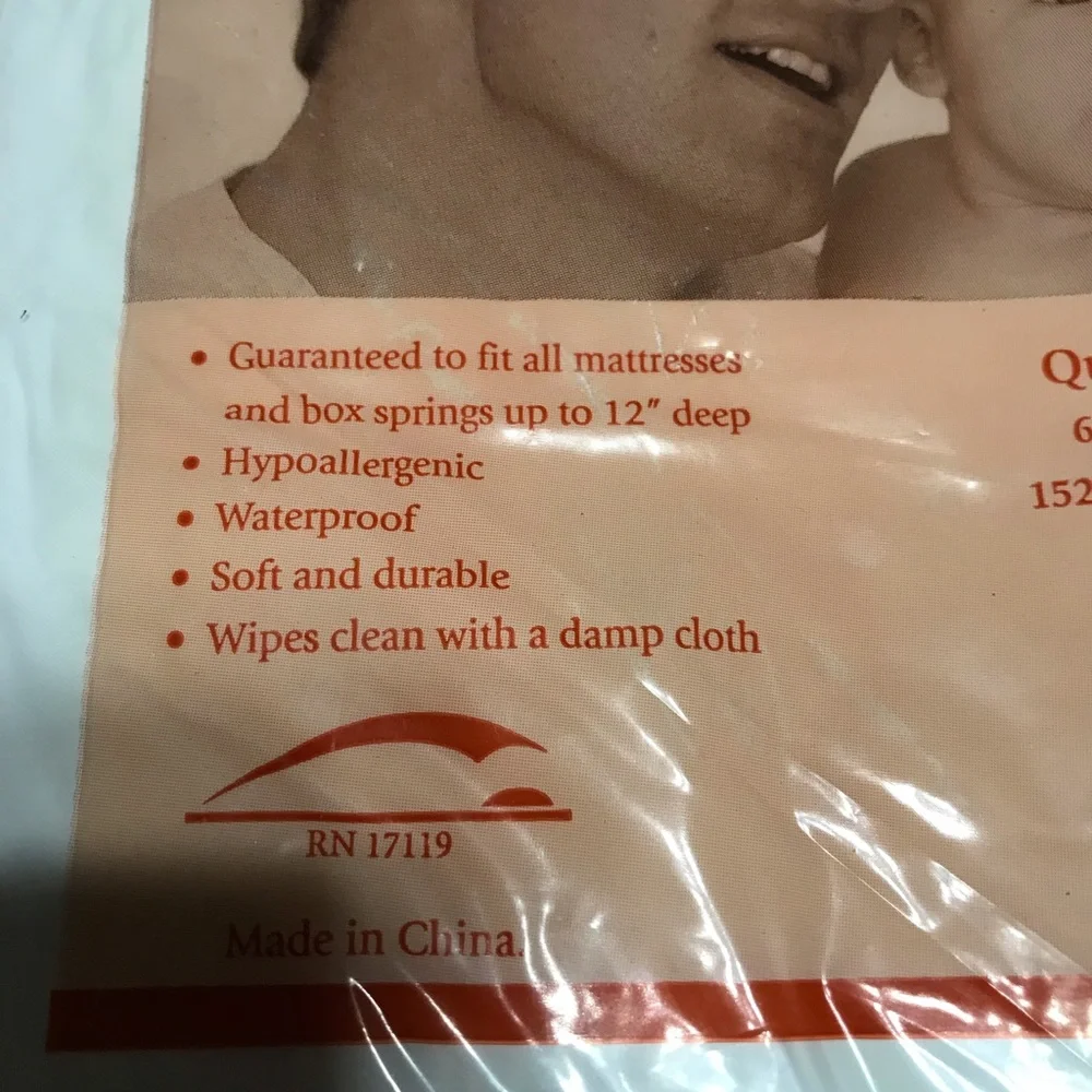 Queen Fitted Vinyl Mattress‎ Cover 60 x 80”